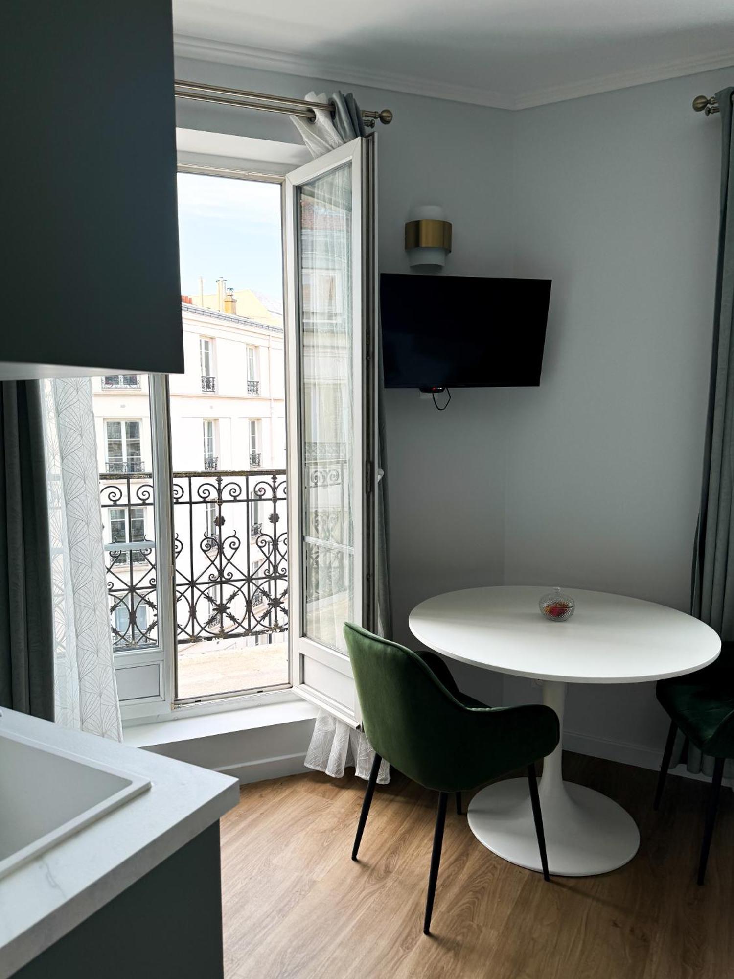 Studio De Charme Parisien Levallois-Perret Esterno foto